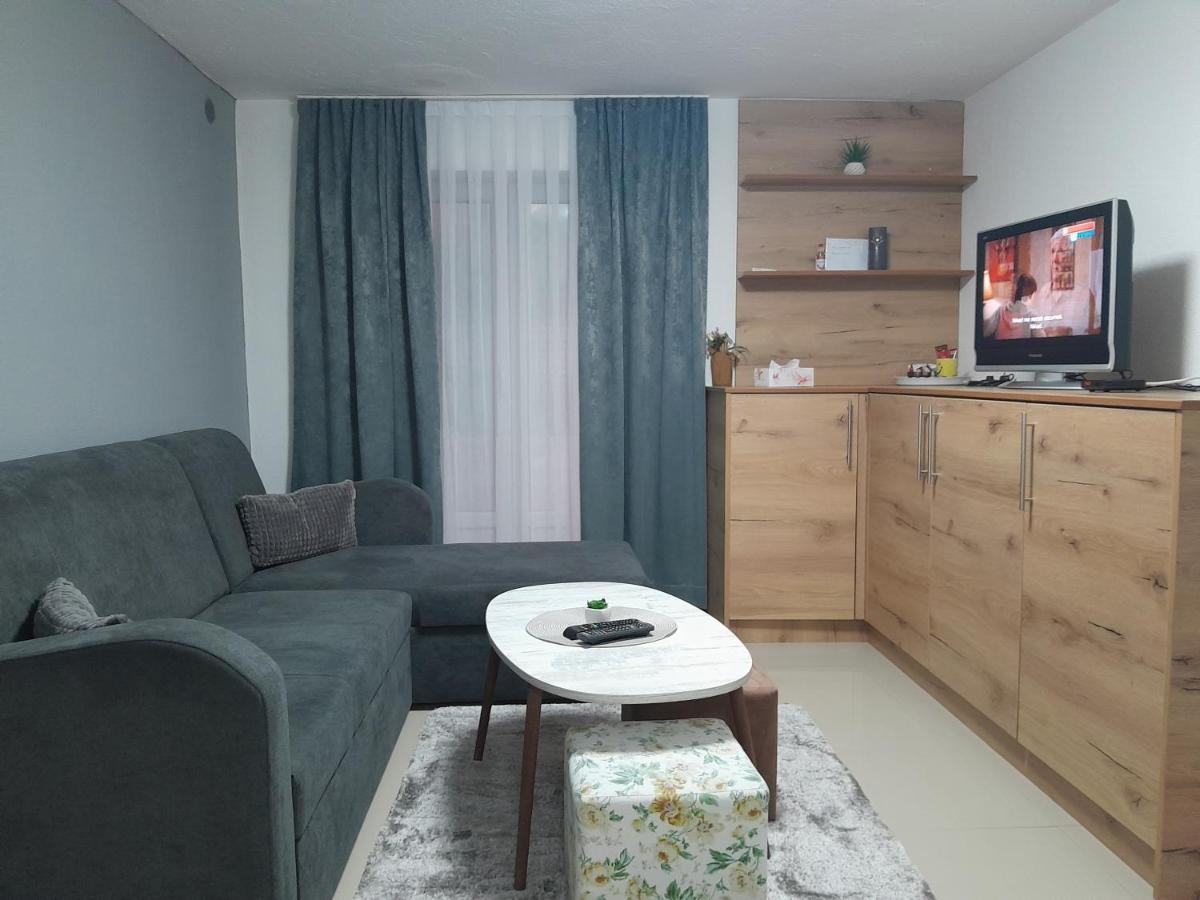 Apartmani Bet Gradacac 1 Maj Broj 24 Exterior photo